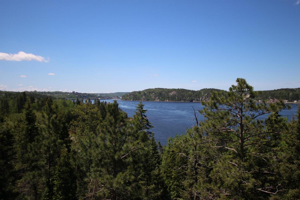 Gite Du Haut Des Arbres Chicoutimi Εξωτερικό φωτογραφία